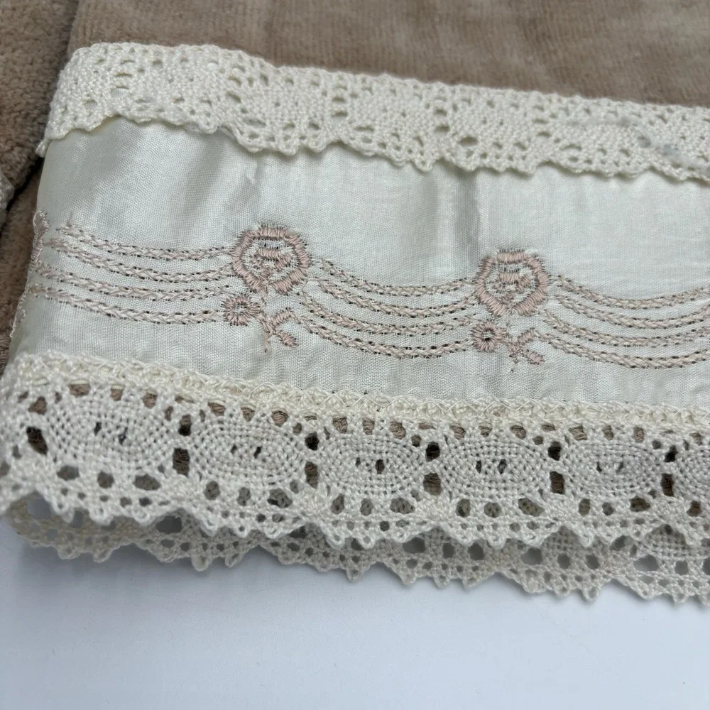 Vintage The Avanti Look Tan/ Beige Towel 3 Pc Bath Washcloth Satin Lace Trim